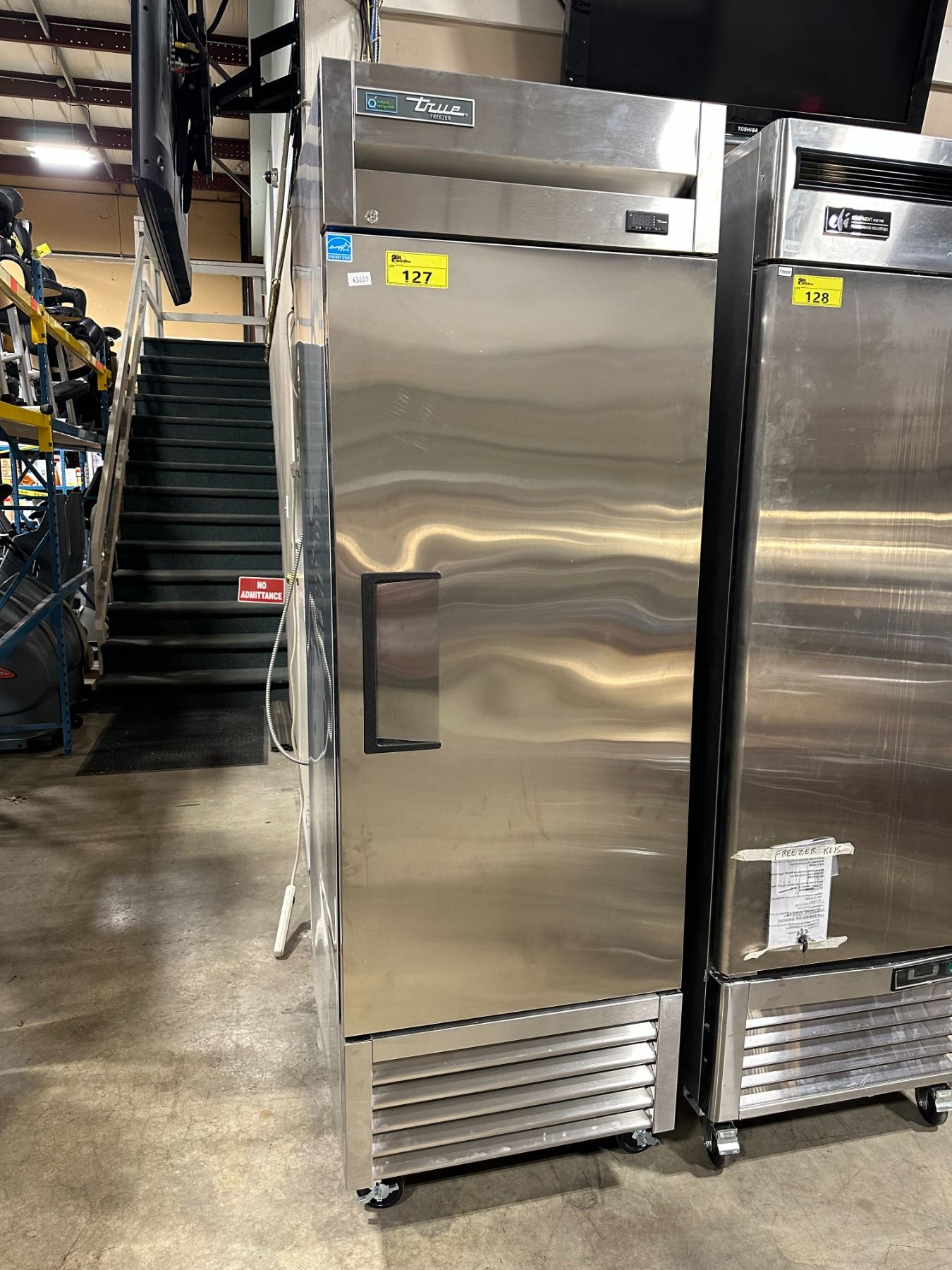 Mobile Standing Freezer TRUE T-23F-HC STAINLESS STEEL SINGLE DOOR MOBILE COMMERCIAL UPRIGHT FREEZER