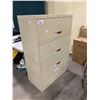 Image 2 : BEIGE METAL 4 DRAWER LATERAL FILE CABINET