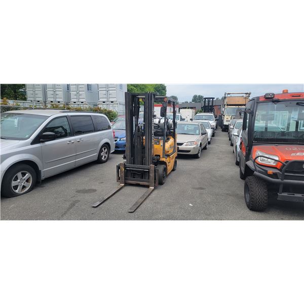 HYUNDAI HLF25C-5 HYDRAULIC FORKLIFT, YELLOW, SER #FK0210413,