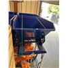 Image 4 : BLUE 40X40 FORKLIFT DUMP BIN