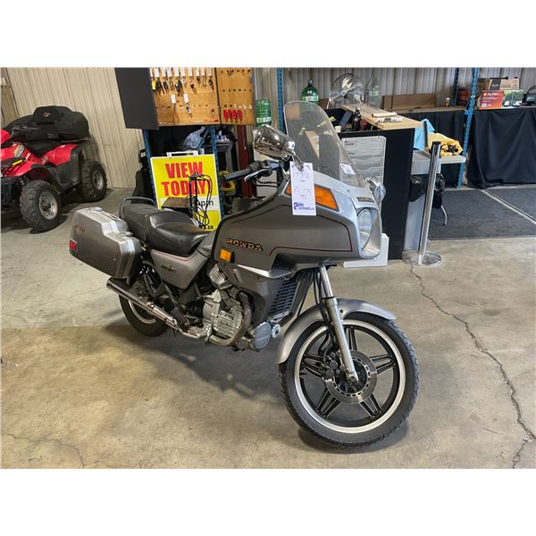 1982 HONDA SILVERWING GL500, MOTORCYCLE, GREY, VIN JH2PC0212CM112704,