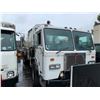 Image 2 : 2011 PETERBILT LABRIE GARBAGE TRUCK, 2DR, WHITE, VIN 3BPZL00X1BF121927,