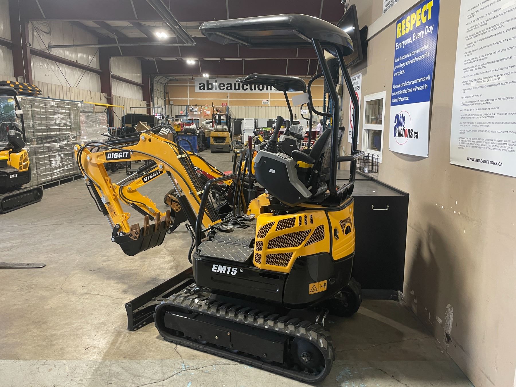2023 DIGGIT EM15 880 KG LOAD CAPACITY 43 WIDTH HYDRAULIC GAS POWERED 2023-diggit-em15-880-kg-load-capacity-43-width-hydraulic-gas-powered