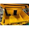 Image 3 : 3 ASSORTED YELLOW/BLACK HARD EQUIPMENT CASE & FERNO BLUE PROFESSIONAL TRAUMA BAG