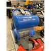 Image 2 : MASTERCRAFT BLUE PORTABLE ELECTRIC ASSISTED 5 GALLONS AIR COMPRESSOR