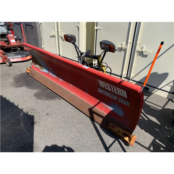 WESTERN CONTRACTOR GRADE 10' INDUSTRIAL HYDRAULIC SNOW PLOW BLADE WITH ILLUMINATED UNIMOUNT VEHICLE