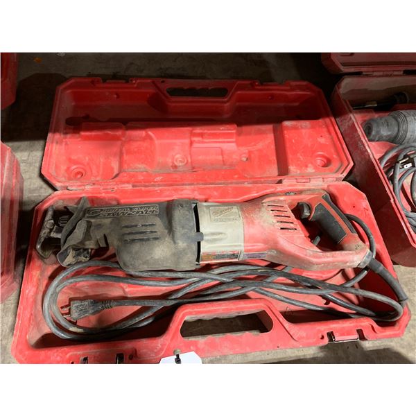 MILWAUKEE 6538-21 HEAVY DUTY ELECTRIC CORDED SAWZALL RECIPROCATING SAW IN HARD TRANSPORT CASE