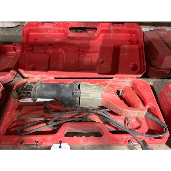 MILWAUKEE 6519-30 HEAVY DUTY SAWZALL RECIPROCATING SAW IN HARD TRANSPORT CASE