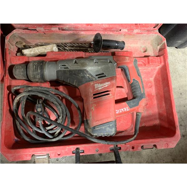 MILWAUKEE 5317-20 CORDED HEAVY DUTY SDS-MAX ROTARY HAMMER IN HARD CARRY CASE