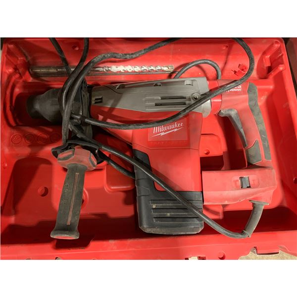 MILWAUKEE 5426-21 CORDED HEAVY DUTY SDS-MAX COMBI HAMMER IN HARD CARRY CASE