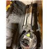 Image 2 : LASERPLANE 125 LASER LEVELLING SYSTEM IN HARD TRANSPORT CARRY CASE & JOBMATE TRIPOD STAND