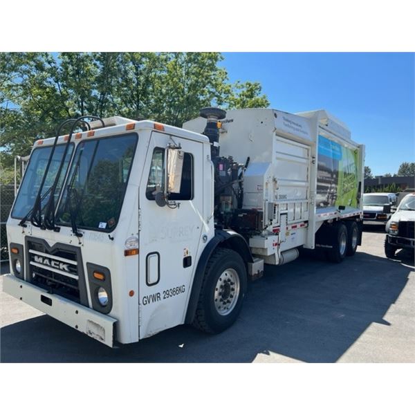 2011 MACK LEU63358281, 2DR GARBAGE TRUCK, WHITE, VIN # 1M2AU14C0BM001126