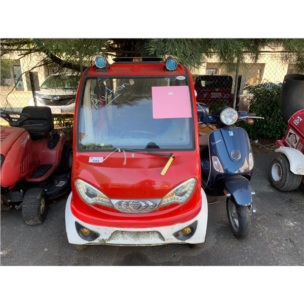 *TOW* ELECTRIC MOBILE MINI CAR, *NO REGISTRATION, NO KEYS, NO CHARGER*, COMES WITH VESPA SCOOTER