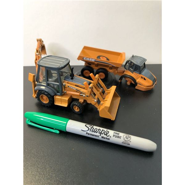 Set of 2 Case heavy metal die-cast scaled models - includes 580 Super M Loader Backhoe & 340 Dump Tr