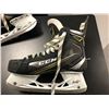 Image 2 : Pair of CCM Tacks 9070 ice hockey player skates - size US 9