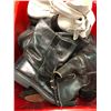 Image 2 : Screen Worn Boots
