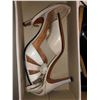 Image 2 : 4 Pairs Of Vintage Ladies Suit Shoes