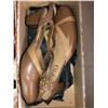 Image 2 : 4 Pairs Of Vintage Ladies Suit Shoes