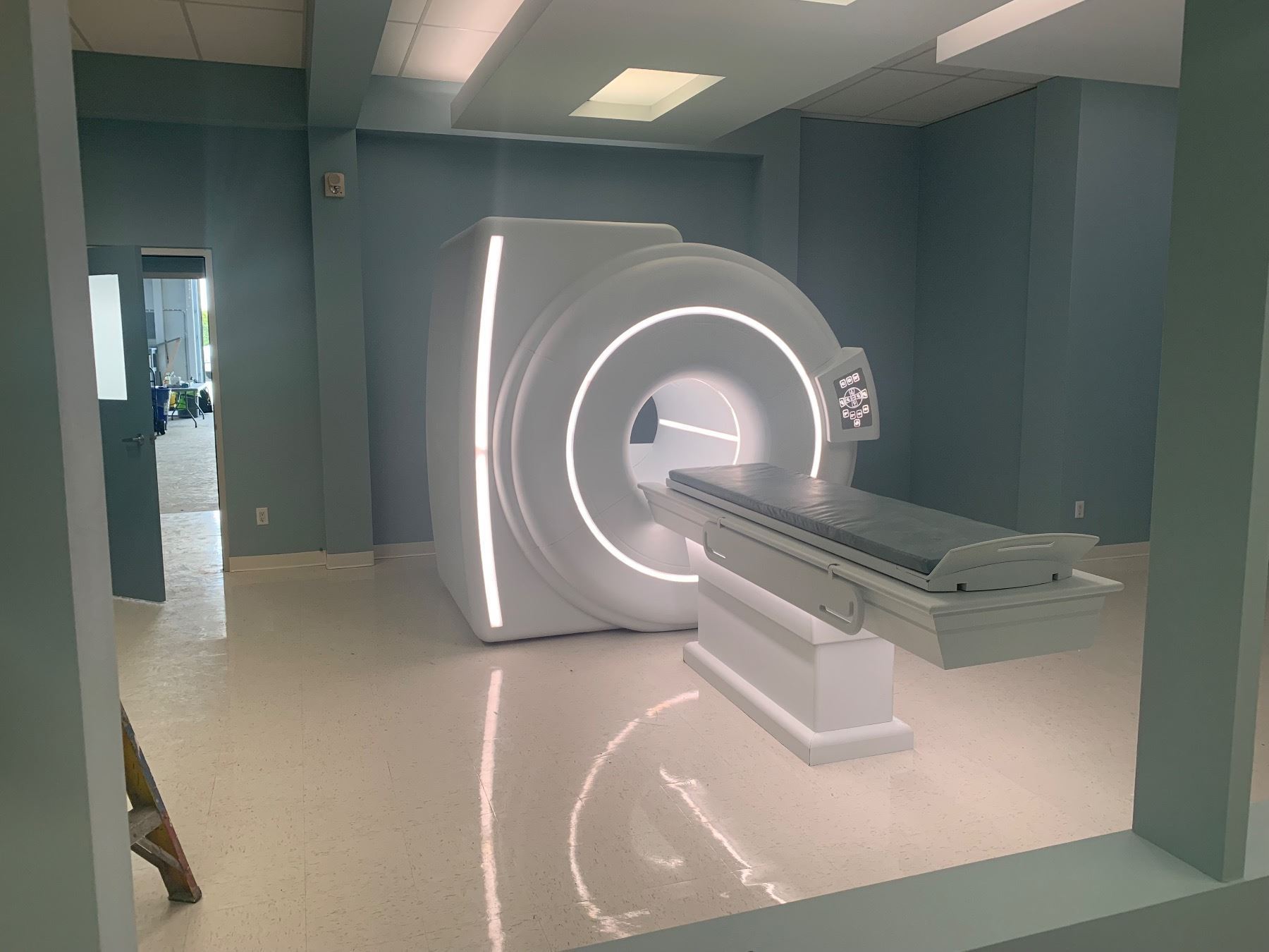 Realistic MRI Machine Prop from set Dec - this lot is already crated ...