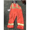 Image 2 : Tote of traps w/overalls & rope
