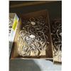 Image 2 : APPROX 100 COAT HANGERS 4"