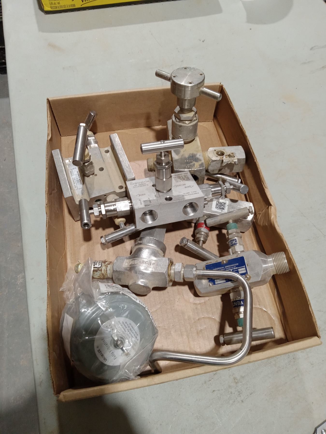 Valve Instrument Set SIX ASSORTED SS INSTRUMENT VALVES AND MANIFOLDS