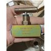 Image 8 : BOX WITH 3/4'' UNION 3,000 FNPT, 5075 PSI SHUT OFF VALVE AND MIC