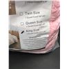 Image 3 : Lot of 1 King Size Fuzzy/Shaggy Duvet Cover - Pink - 104" x 90"