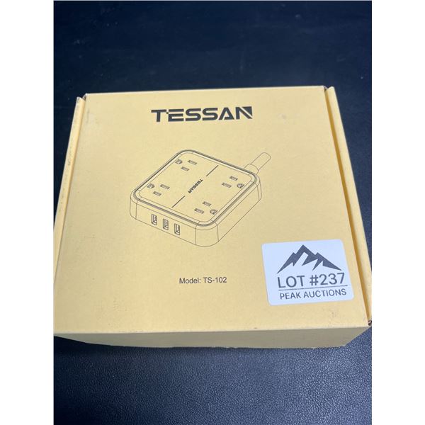 Lot of 1 Multi-Outlet Power Bar/Surge Protector w/ USB Charging Ports