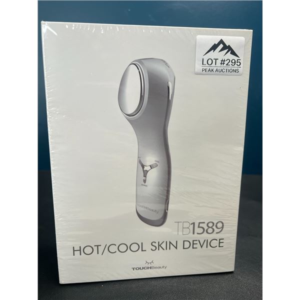 Lot of 1 TouchBeauty TB1589 Hot/Cool Skincare Face Lifting/Skin Tightening Massaging Device