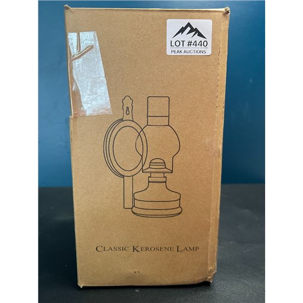 Lot of 1 Classic Kerosene Lamp