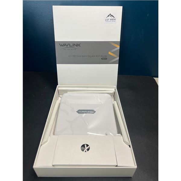 Lot of 1 Wavlink AC1200 Dual Band Gigabit Wi-Fi Router
