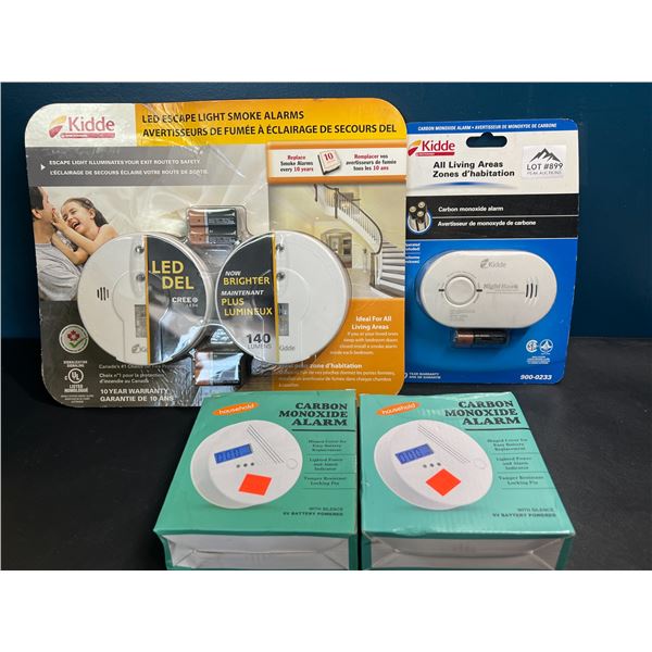 Lot of Assorted Smoke Alarms & Carbon Monoxide Alarms