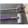 Image 4 : Lot of 1 Dyson Handheld Vacuum - *Used