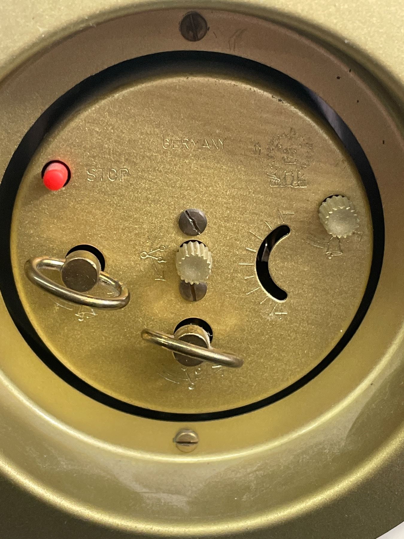 1978 Robin Ceramic WindUp Clock. Duncan Enterprises Germany