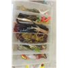 Image 8 : 30 Vintage Fishing Lures + Hooks in Packages, Plastic Tray with Many Used