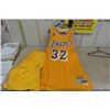 Image 1 : LA Lakers #32 Basketball Jersey SZ 2XL with Yellow Shorts - Magic Johnson 