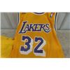 Image 2 : LA Lakers #32 Basketball Jersey SZ 2XL with Yellow Shorts - Magic Johnson 