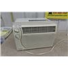 Image 1 : Fedders Window Air Conditioner - Powers Up