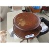 Image 2 : Walnut Pedestal Stand
