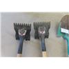 Image 2 : 2 Roof Rakes, Spade, Hoe, Edger