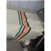 Image 2 : Unusual Vintage Traditional Hudson's Bay Wool Blanket - 