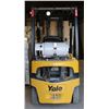 Image 2 : YALE MAINLINER FORKLIFT 3500LB MAX CAPACITY PROPANE