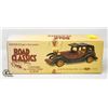 Image 1 : ROAD CLASSICS WOODEN CAR W BOX