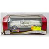 Image 1 : 1965 MUSTANG PACE CAR 1:18 DIECAST IN BOX