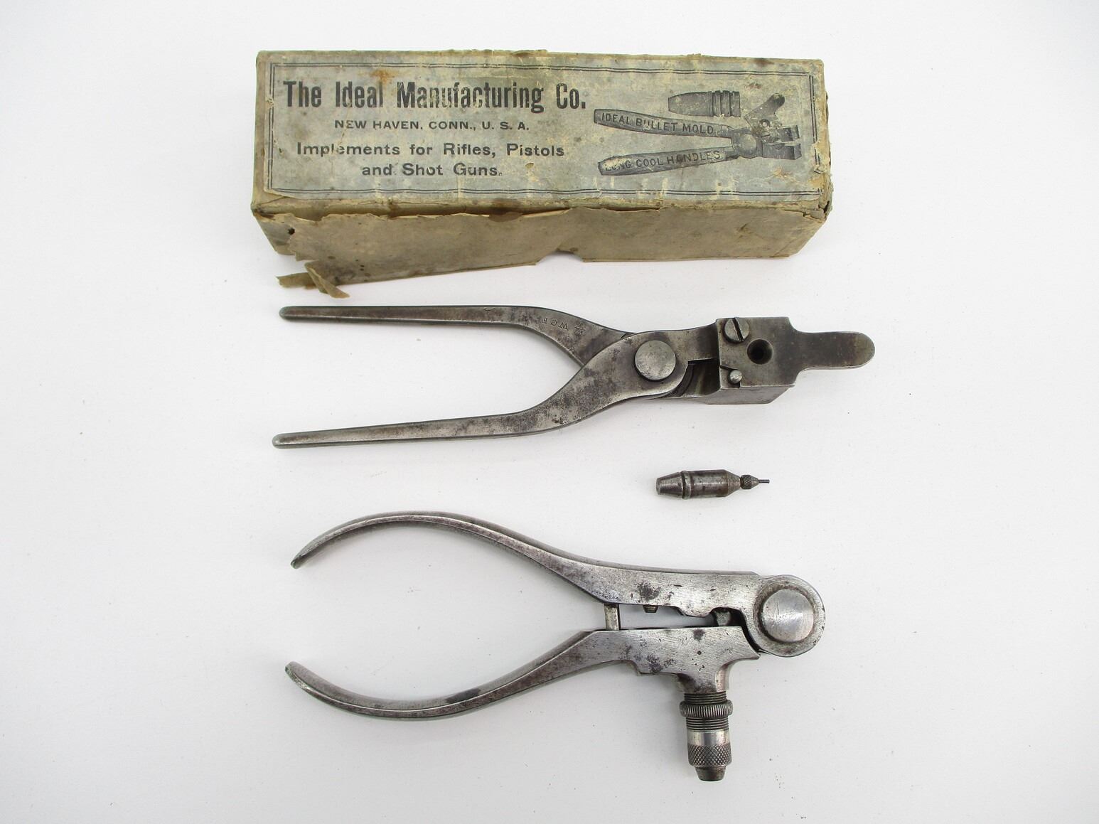 VINTAGE IDEAL HAND RELOADING TOOL AND BULLET MOLD LOT