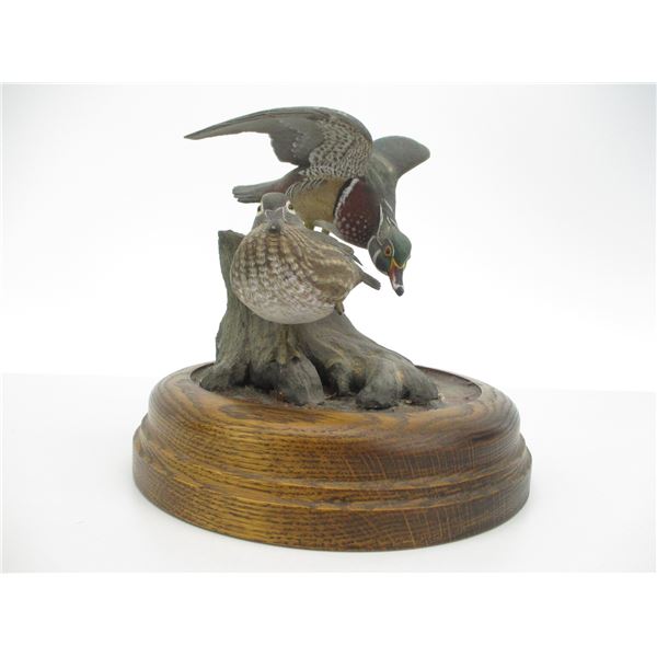 WOODEN DUCK DISPLAY