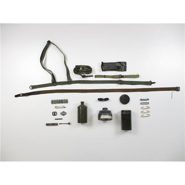 ASSORTED MILITARIA LOT