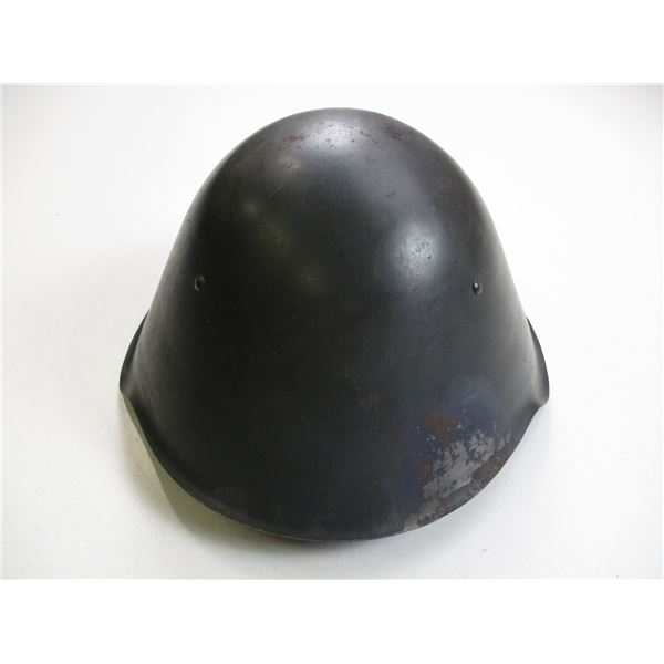 EAST GERMAN MILITARY M56/79 HELMET