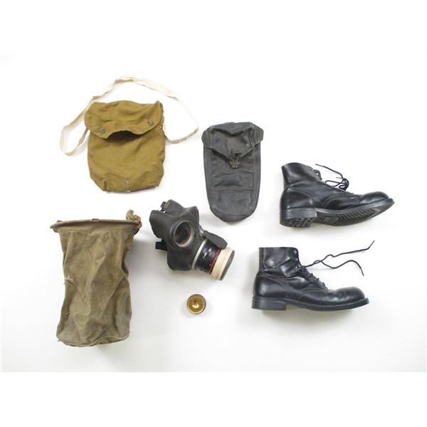ASSORTED MILITARIA ACCESSORIES LOT